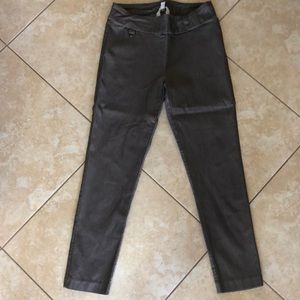 Stretchy cropped pants